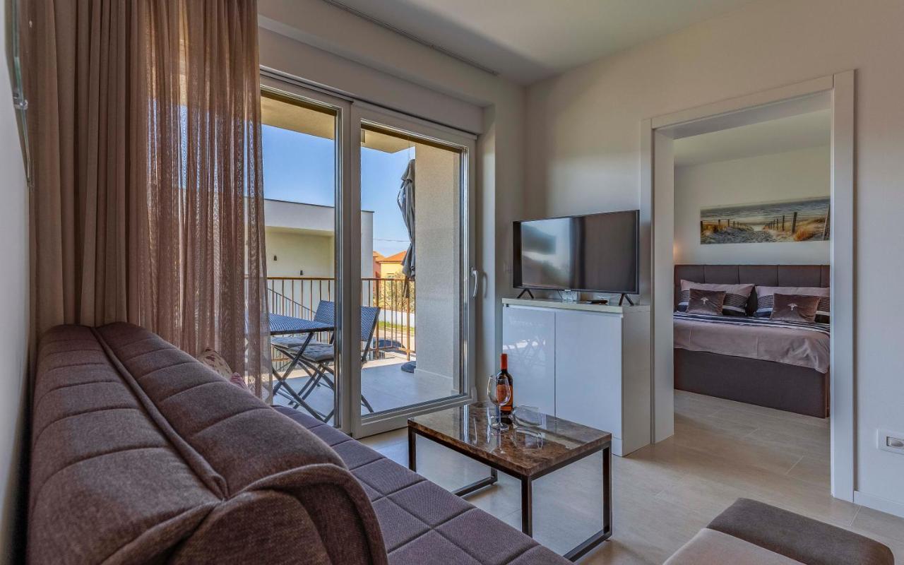Apartamento Ap Caci Mit Pool - Istriensonne 0712-0737 Medulin Exterior foto
