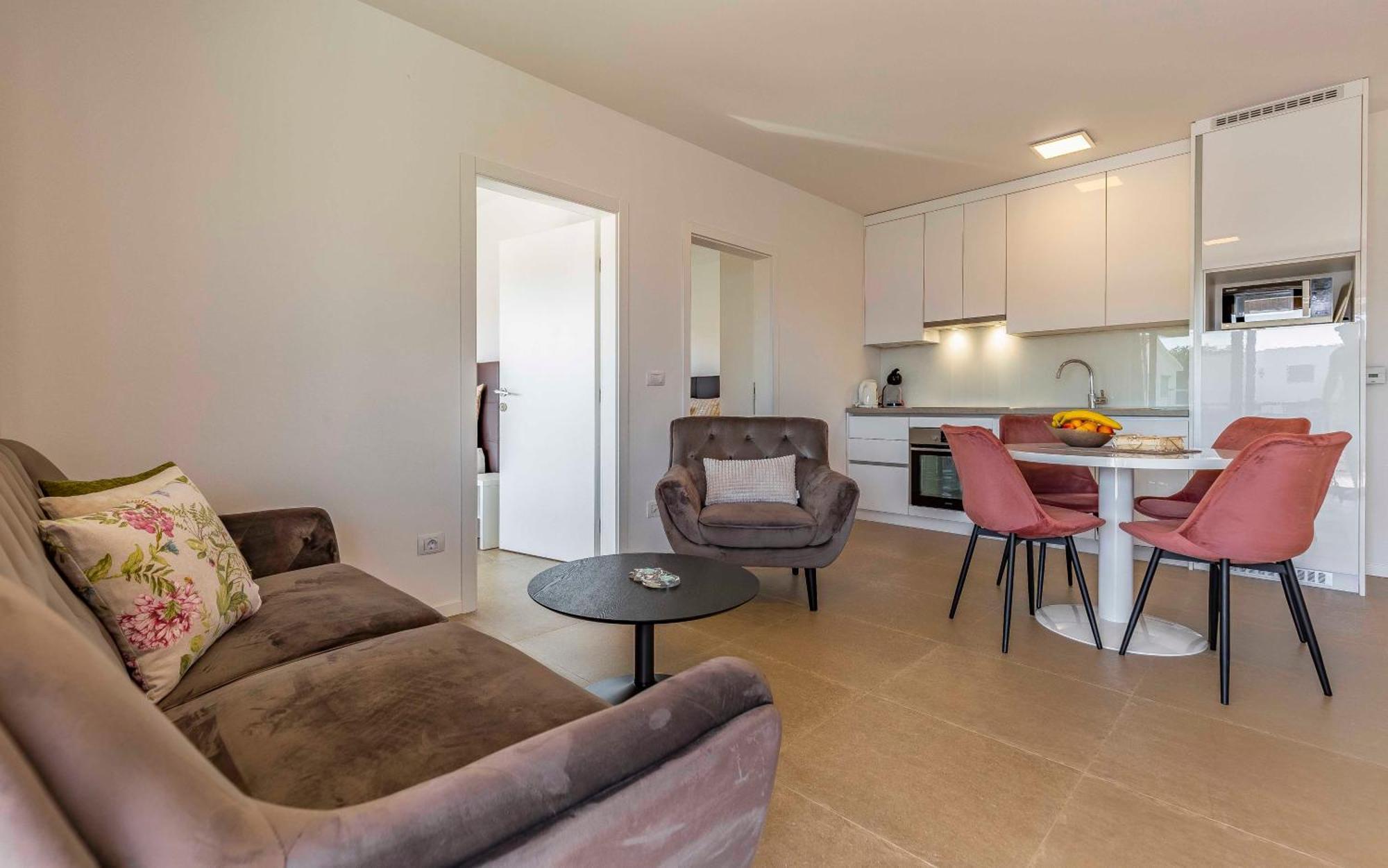 Apartamento Ap Caci Mit Pool - Istriensonne 0712-0737 Medulin Exterior foto